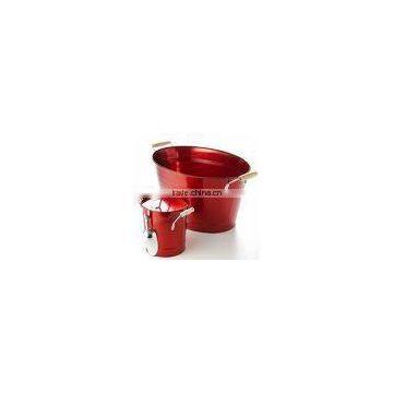 Tin ice bucket in red color