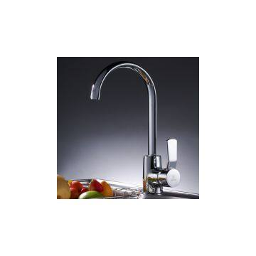 Deck mounted single handle kitchen tap