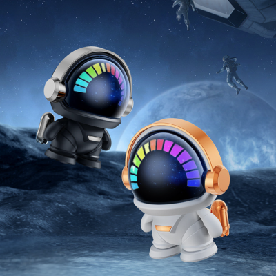 New astronaut wireless Bluetooth speaker Mini portable desktop creative audio subwoofer outdoor gift wholesale