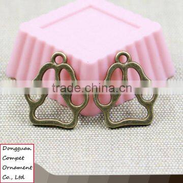 Wholesale zinc alloy hot dogs footprints paw pendant