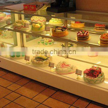 Multi-deck showcase for cakes used in cake shop/ bakery