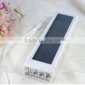 China Manufactor New Design Multiple Funtion Solar Flashlight photo-3