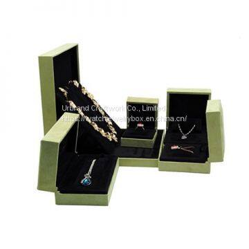 Urbrand  Luxury Green Custom Design Logo Plastic Jewelry Box  For Necklace Ring Pendant Bracelet Jewelry