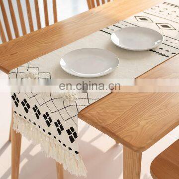 New Arrival Home Decoration Supplies unique Table Runner Tufting Cotton Table runner with tassels