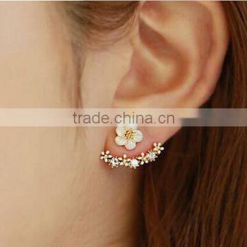 New Elegant Rose Gold Silver Plated Daisy Flower Crystal Stud Earrings