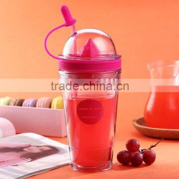 plastic fruit juice making cup with straw