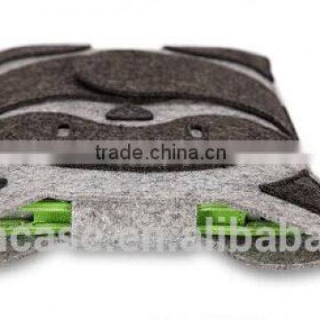Black Color 7.9 Inch Wool Felt Tablet Case Cute Cartoon Raccoon Bag Tablet Sleeve Tablet Pouch photo-4
