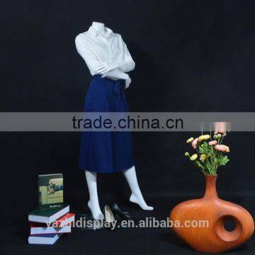 Cheap Lifelike Headless Femle Mannequin for Window Display photo-3