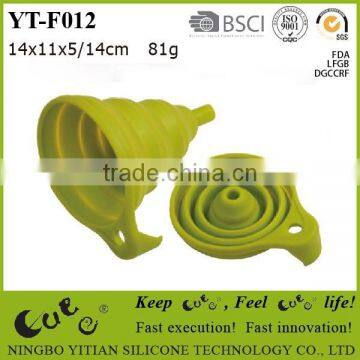 Collapsible silicone funnel