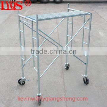 Steel tubular heavy duty walk-thru frame scaffolding