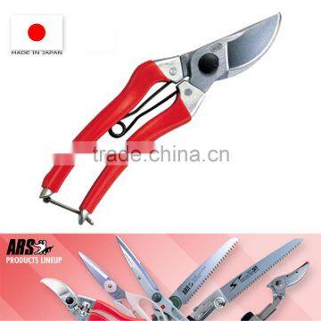 Durable and Light weight Gardening Scissor with suitable form made in Japan