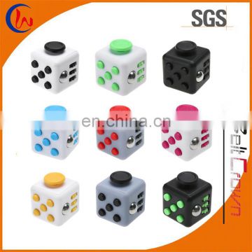 Hand Reduced pressure novelty toy magic fidget cube