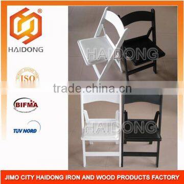 BLACK RESIN FOLDING CHAIR