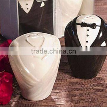 bride and groom salt & pepper shakers wedding return gifts