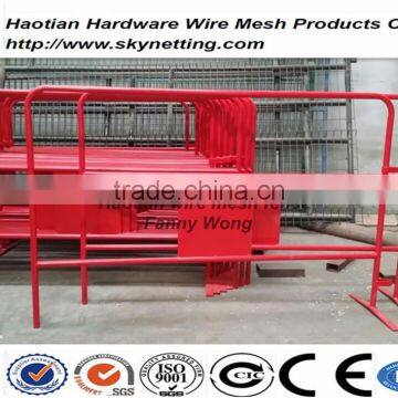 Red Powder Coating Crowd Control Barriers Temporary Fence With Reflactive Stripes for France Market photo-3