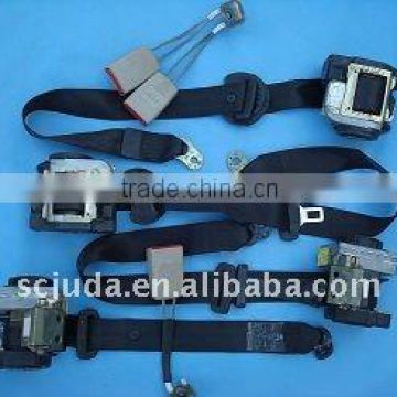 Pre tensioner car seat belts