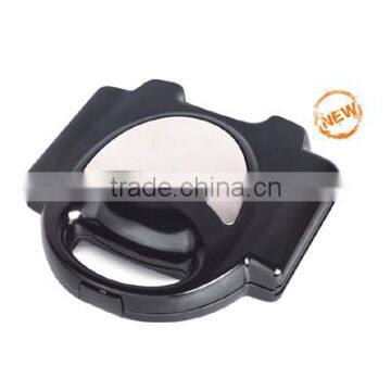 2-slice Sandwich maker with Cool touch housing