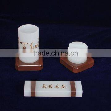 2016 Natural jade stone pen container