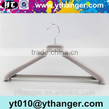YY0451 Black Mens t Shirts Plastic Hanger Velvet Thin Clothes Hanger With Logo photo-5