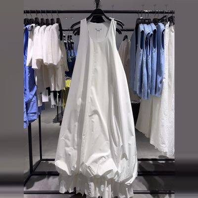 Beautiful white suspender flower bud dress for women in summer, perfect for relaxation, loose and slimming, plus plus plus size fluffy skirt