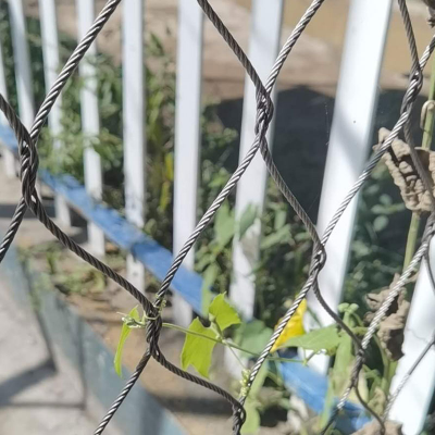 Сетка из нержавеющей стали 304 в плетении 7x7 для фасадов зданий