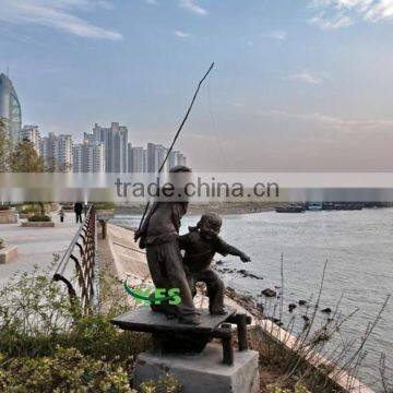 Bronze children fishing surprise sea statue