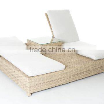 Aluminum rattan Sun bed with waterproof cushion