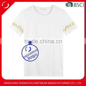 Wholesale fashion embroidered design men t shirt