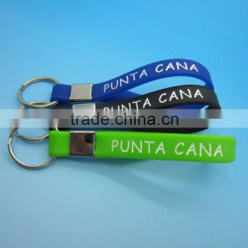 Eco-friendly Newest cheap promotional silicone band keychains