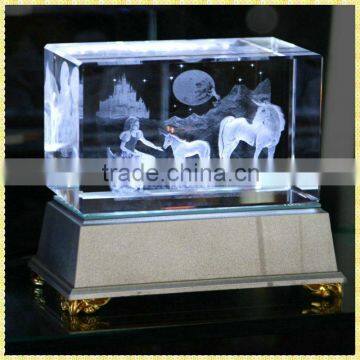 Personalized 3D Photo Laser Crystal Cube With LED Base For Wedding Souvenir Gifts