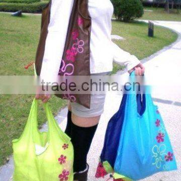 Reusable Shopping Tote Bag - Folded Into a Strawberry photo-6