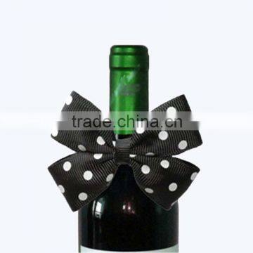 Wine bottle ribbon bow with elastic loop