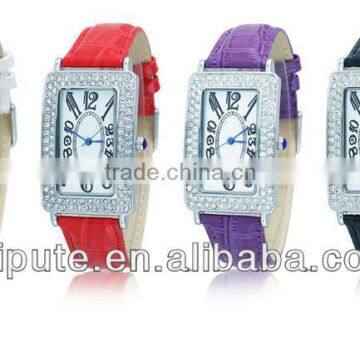 2013new fashion square case with diamond cheap wrist watch