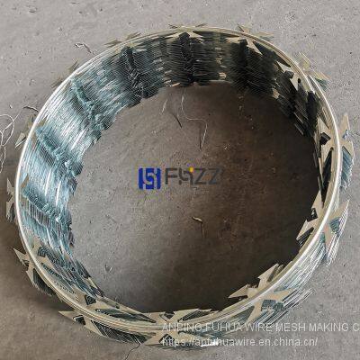 High Security Galvanized Concertina Barb CBT-60 45cm Diameter Galvanized Razor Wire photo-3