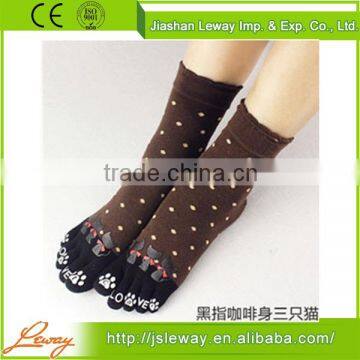 Custom knitted toe separators socks,cheap toe socks,cotton women toe separators socks