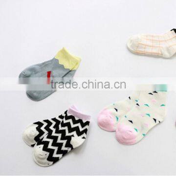 2015 Fashion Design Socks Cost-effective Baby Non Slip Socks