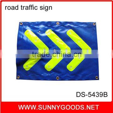 traffic road arrow sign