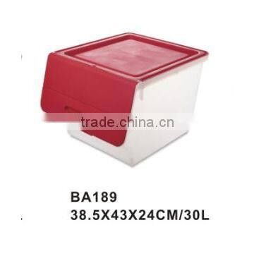 plastic storage box (small)