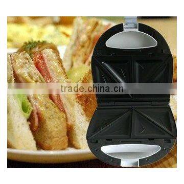 Plastic sandwich maker with interchangeable plate