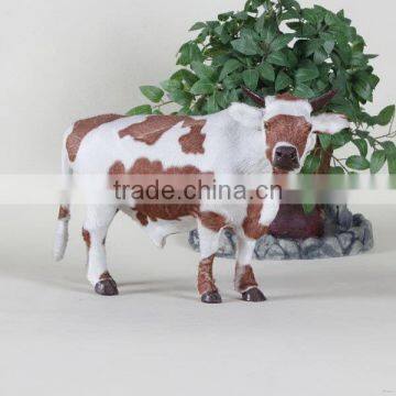 Popular useful plastic cow figurine toy