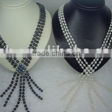 Black and white atural freshwater Pearl necklace