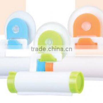 portable plastic toothpaste holder on hot sale