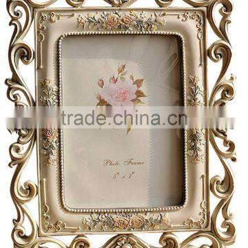 Beautiful Europe design handmade polyresin photo frame for home decoration