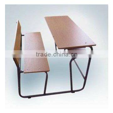 SCHOOLD DESK AND CHAIR