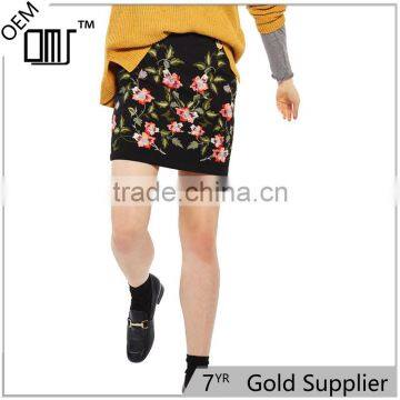 2017 OEM Spring Black Canvas Ivy Flower Embroidered Mini Skirts