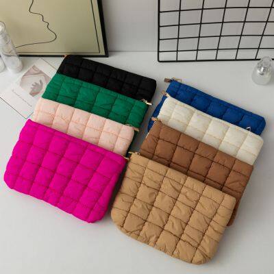 Wholesale Fashionable Cloud Wrinkle Makeup Bag