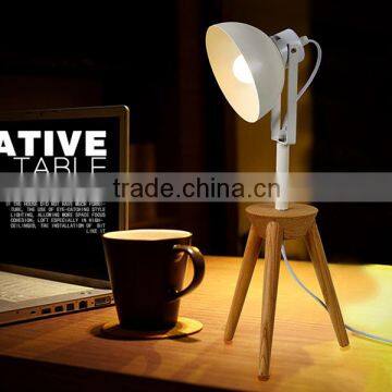 Small Wooden Table Lamp Wholesale in Zhongshan photo-4