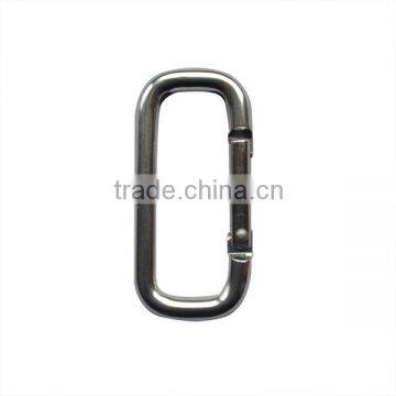 Square shaped carabiner dog leash