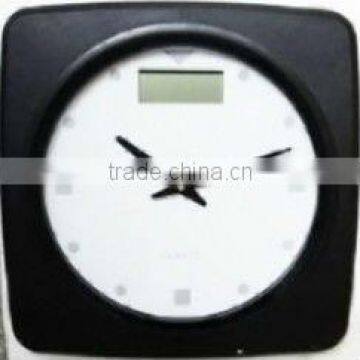 Electronic body scale with clock