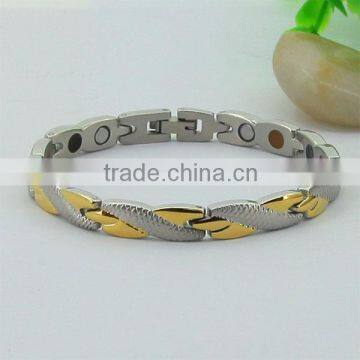 Fashion Golden Hand Chain Element Bracelet for Girls